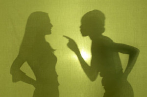 Silhouette-women-arguing